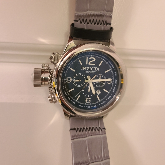 Men's Invicta Watch - Picture 3 of 5